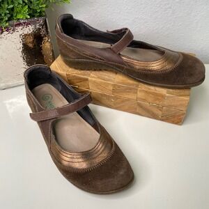Naot Kirei Mary Jane Shoes Brown Suede Bronze Metallic Leather Strap EU 42 US 11